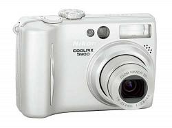Nikon Coolpix 5900